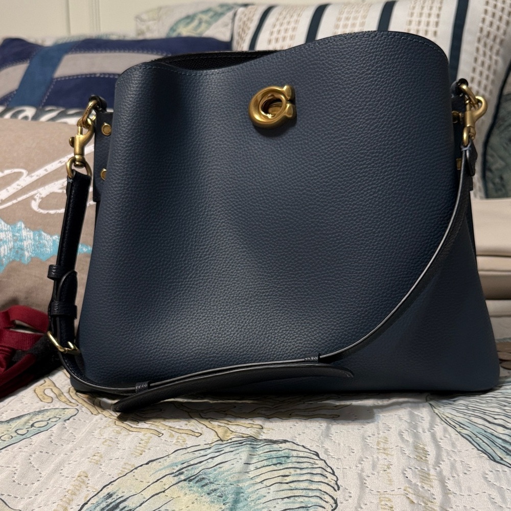 Elegant Navy Blue Leather Shoulder Bag